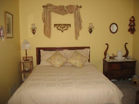 Maple Woods Bed & Breakfast Casselman Room photo