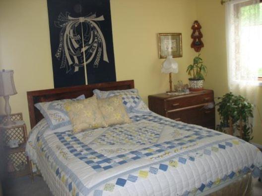 Maple Woods Bed & Breakfast Casselman Room photo